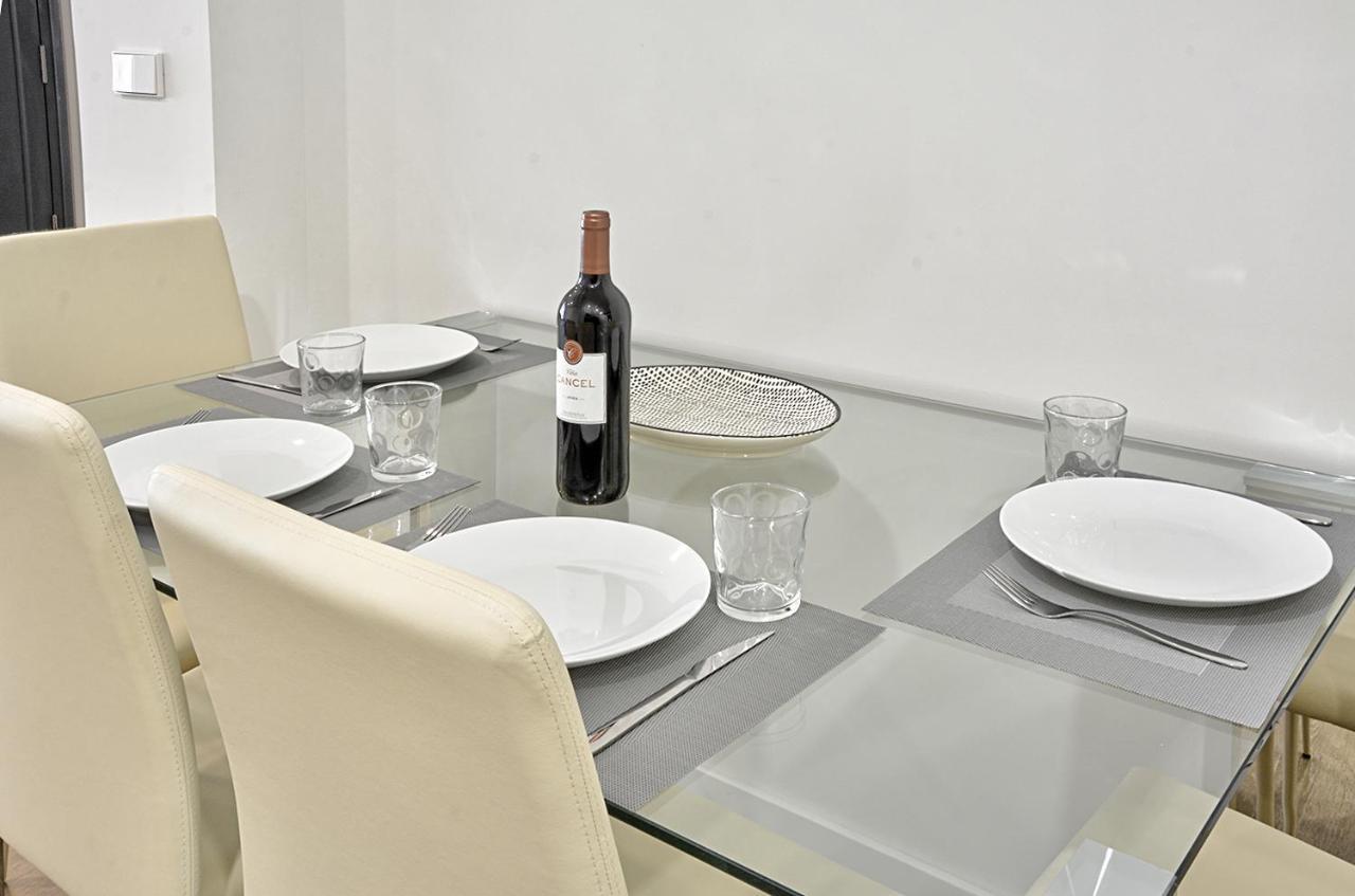 Apartamento De Dos Dormitorios En Triana Seville Luaran gambar